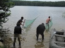 Preparing fishing nets